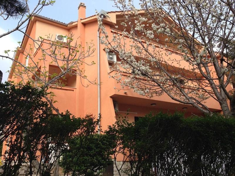 Apartments Mirjana Baska Exterior photo